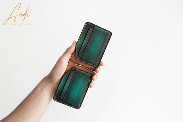 Để kéo dài tuổi thọ cho các loại ví da kẹp tiền bạn cần bảo quản đúng cách