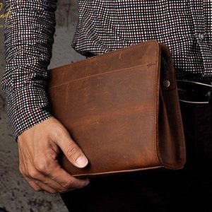 Ví dài cầm tay thiết kế hợp phong cách